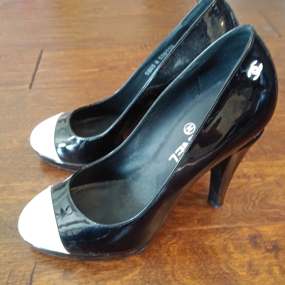 Channel Shoes. Size 9.5
